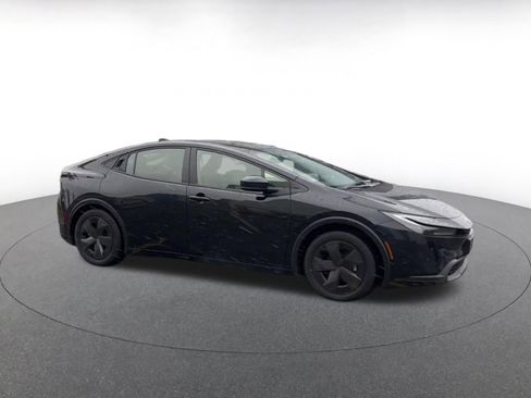 Used 2025 Toyota Prius LE image 2