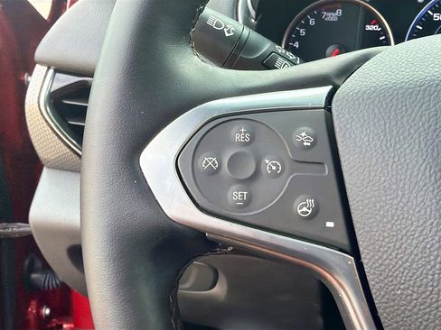 Used 2023 Chevrolet Traverse Premier image 39