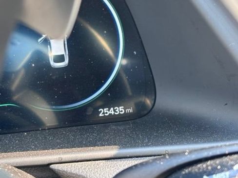 Used 2022 Hyundai Sonata Limited w/ Winter Weather Package FWD image 3