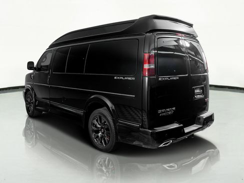 Used 2023 GMC Savana 2500 image 15