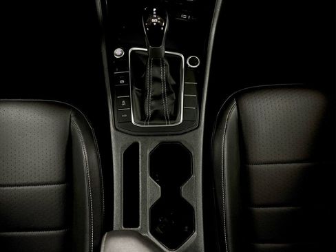 Used 2024 Volkswagen Jetta SE image 31