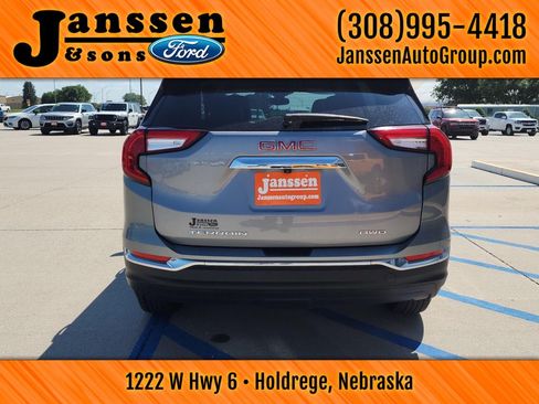 Used 2023 GMC Terrain SLT AWD/4WD image 7