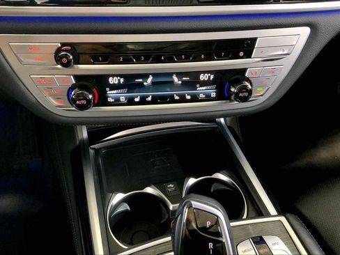 Used 2022 BMW ALPINA B7 xDrive w/ Luxury Rear Seating Package image 33