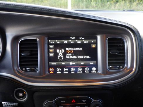 Used 2019 Dodge Charger R/T w/ Plus Group RWD image 15