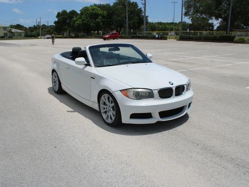 Used 2013 BMW 135i Convertible RWD image 30