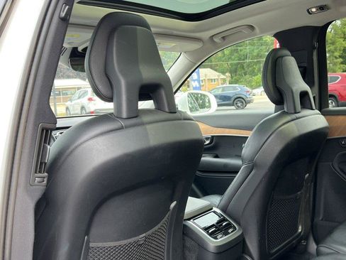 Used 2021 Volvo XC90 T5 Momentum AWD/4WD image 32