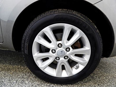 Used 2012 Kia Soul + w/ Audio Pkg image 21