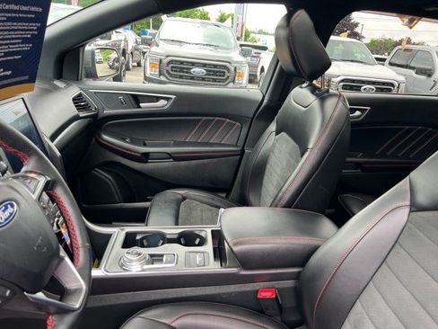 Certified 2024 Ford Edge ST-Line AWD/4WD image 9