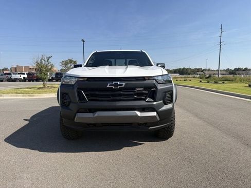 Used 2026 Chevrolet Colorado Trail Boss AWD/4WD image 8