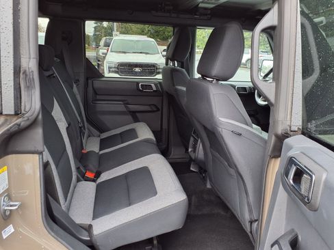 Used 2025 Ford Bronco Big Bend image 7