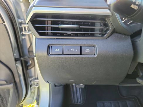 Used 2024 Nissan Altima 2.5 SV FWD image 22