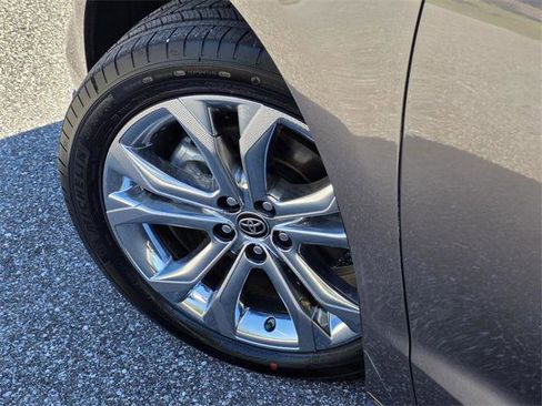 Certified 2023 Toyota Sienna Platinum image 40