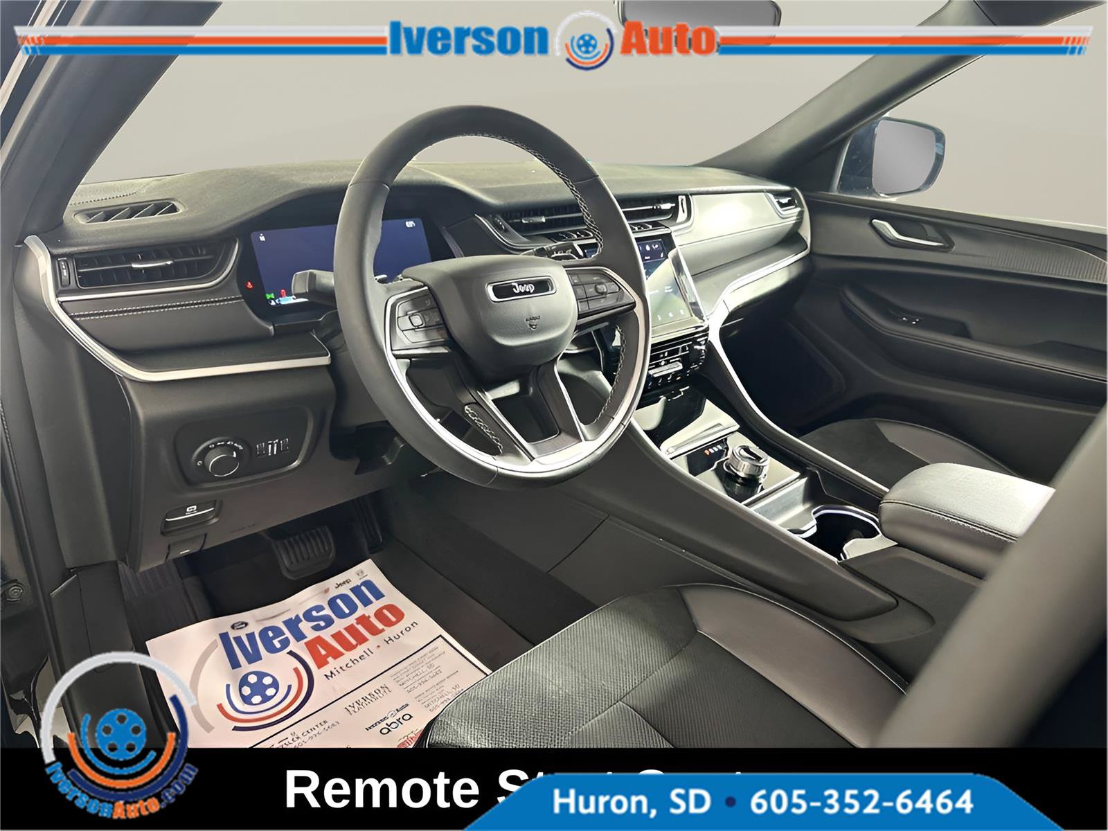 Used 2024 Jeep Grand Cherokee L Altitude AWD/4WD image 17