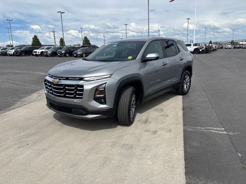 Used 2025 Chevrolet Equinox LT AWD/4WD image 7