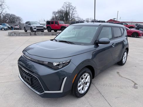 Used 2024 Kia Soul LX w/ Option Group 015 image 2