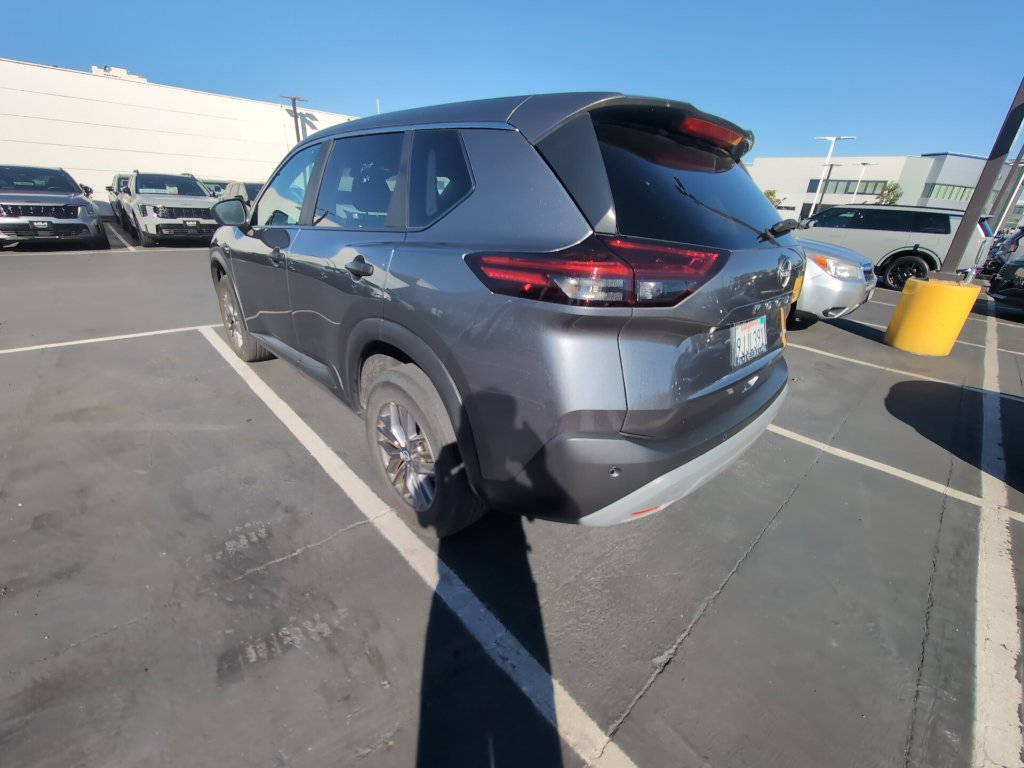 Used 2023 Nissan Rogue S AWD/4WD image 10