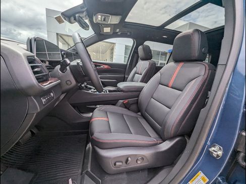 New 2026 Chevrolet Traverse RS w/ LPO, Floor Liner Package AWD/4WD image 12