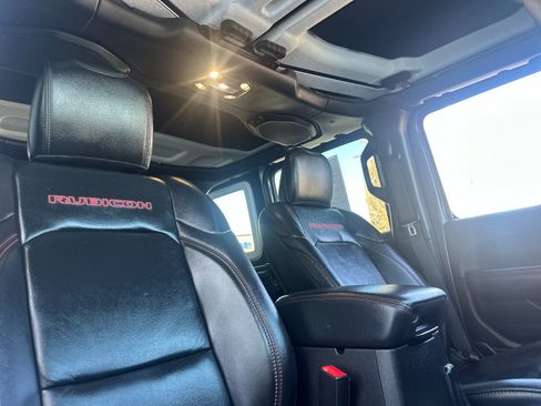 Used 2019 Jeep Wrangler Unlimited Rubicon w/ Dual Top Group image 18