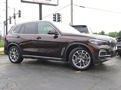 Used 2019 BMW X5 xDrive40i w/ Premium Package 2 AWD/4WD image 2