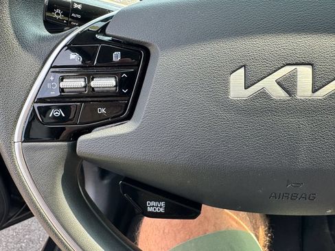 Used 2024 Kia Niro LX FWD image 22