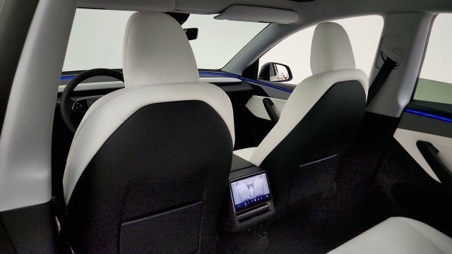 Used 2026 Tesla Model Y 2WD image 45