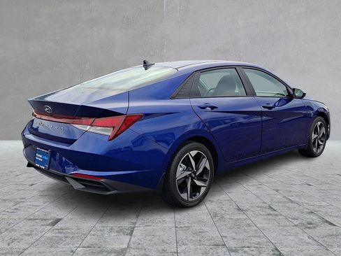 Certified 2023 Hyundai Elantra SEL w/ Convenience Package FWD image 5