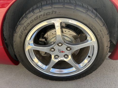 Used 2004 Chevrolet Corvette Coupe w/ Roof Package image 13