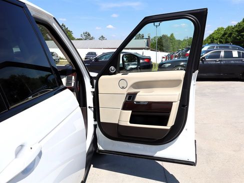 Used 2015 Land Rover Range Rover Supercharged image 40