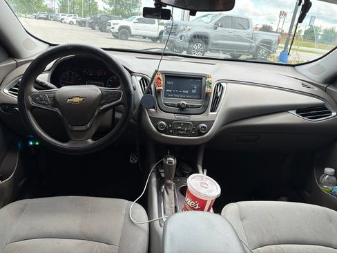 Used 2017 Chevrolet Malibu LS FWD image 5