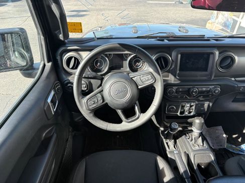 Used 2023 Jeep Wrangler Sport S image 21