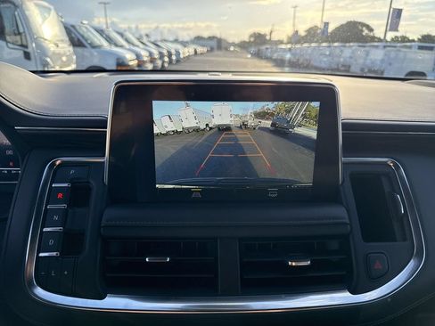 Used 2023 Chevrolet Suburban LT RWD image 14