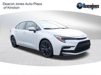 Used 2024 Toyota Corolla SE w/ SE Premium Package image 1