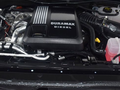 Used 2025 Chevrolet Silverado 1500 ZR2 w/ Technology Package image 19