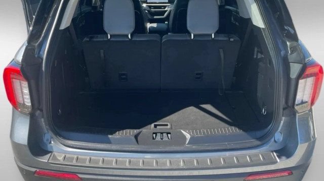 Used 2025 Ford Explorer Active w/ Active Comfort Package RWD image 9