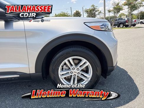 Used 2021 Ford Explorer XLT w/ Equipment Group 202A AWD/4WD image 11