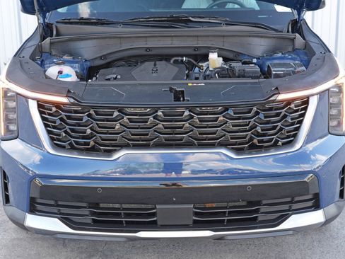 Used 2024 Kia Sorento S w/ Panoramic Sunroof Package image 7