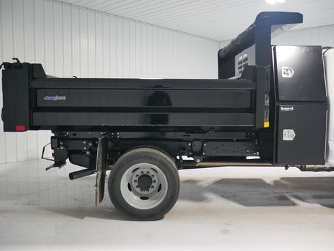 New 2026 Ford F550 4x4 Crew Cab image 5