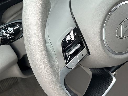 New 2025 Hyundai Elantra SE image 22