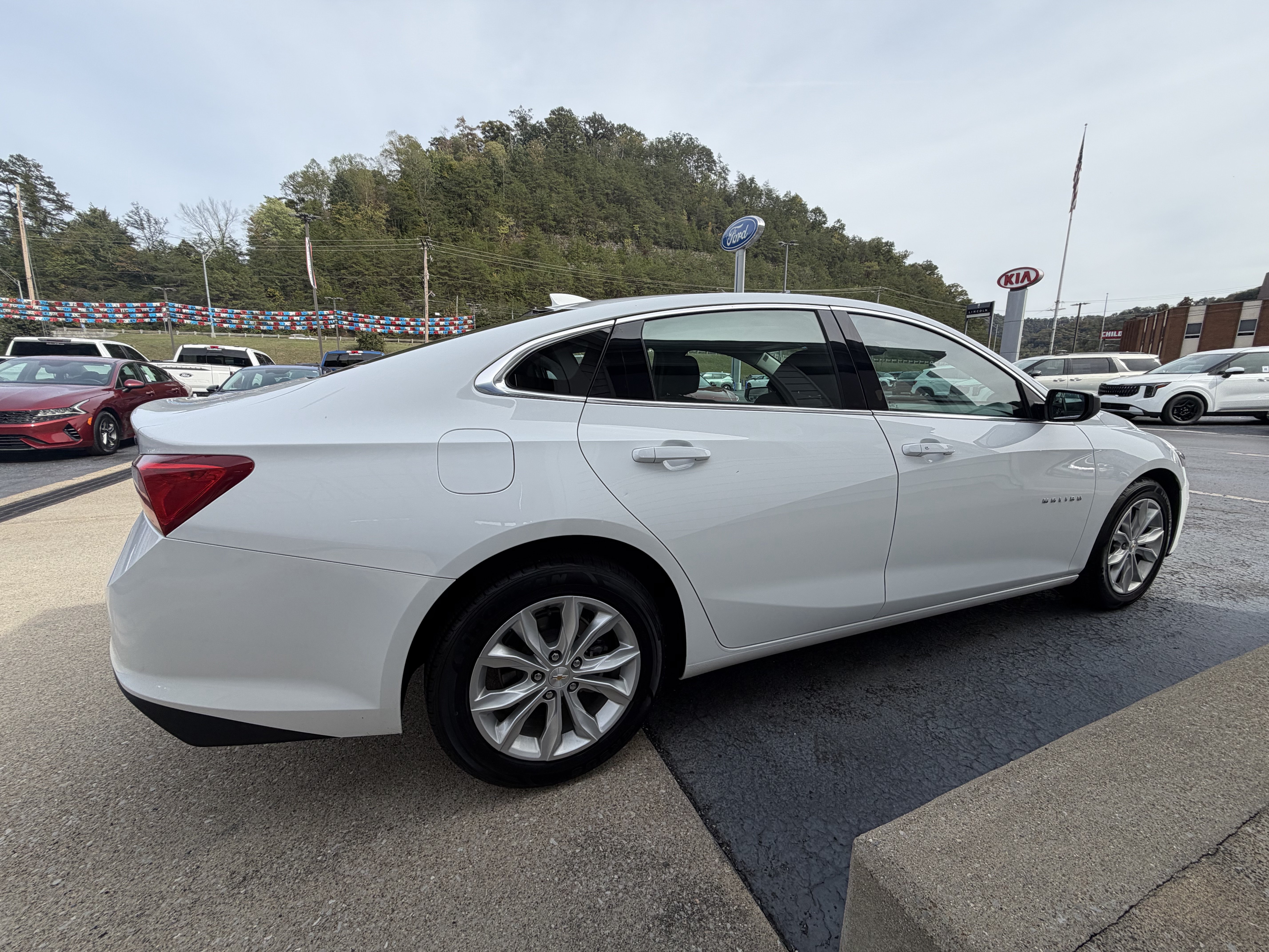 Used 2024 Chevrolet Malibu LT FWD image 8