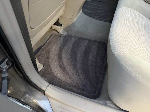 Used 2011 Toyota Camry LE image 12