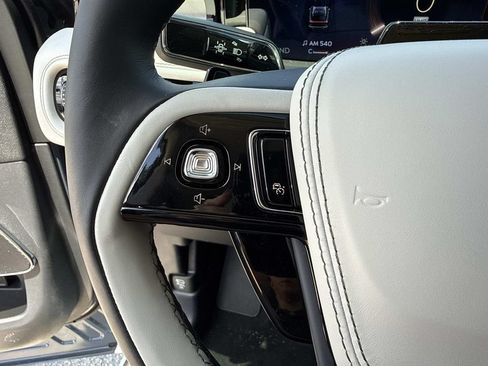 New 2026 Lincoln Aviator AWD image 31