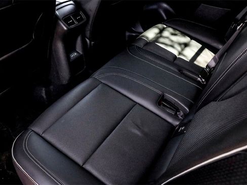 Used 2023 Buick Envision Essence image 27