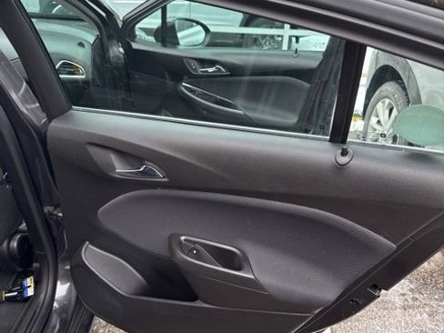 Used 2017 Chevrolet Cruze LT image 28