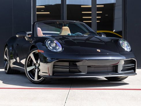 Used 2025 Porsche 911 Carrera RWD image 6