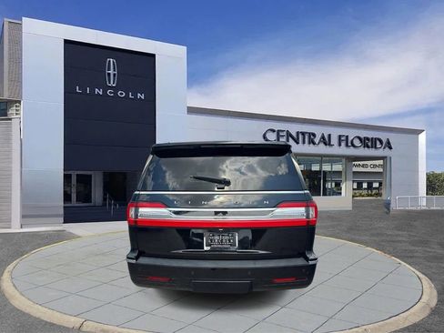 Used 2021 Lincoln Navigator L Reserve image 4