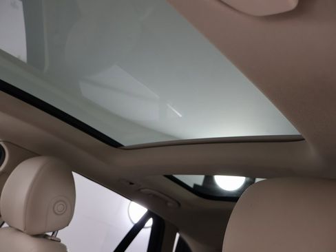 Used 2017 Mercedes-Benz GLC 300 4MATIC image 9