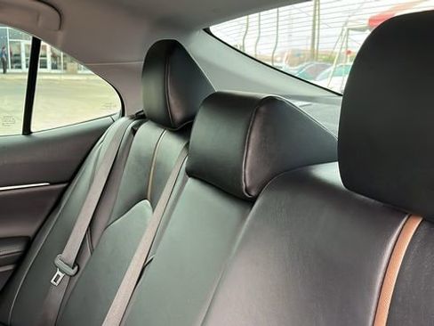 Used 2020 Toyota Camry XLE FWD image 18