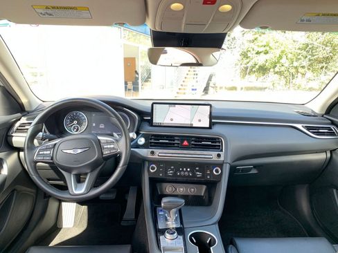 Used 2025 Genesis G70 2.5T image 33