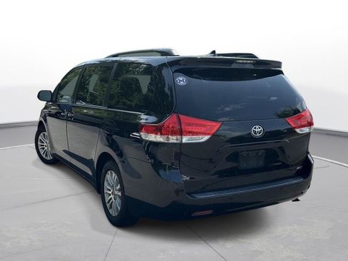 Used 2013 Toyota Sienna XLE w/ Premium Pkg FWD image 8