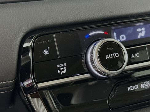 New 2025 Honda Pilot Touring image 25